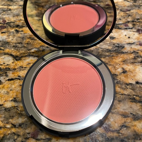 It Cosmetics Bye Bye Pores Blush - Picture 9 of 9